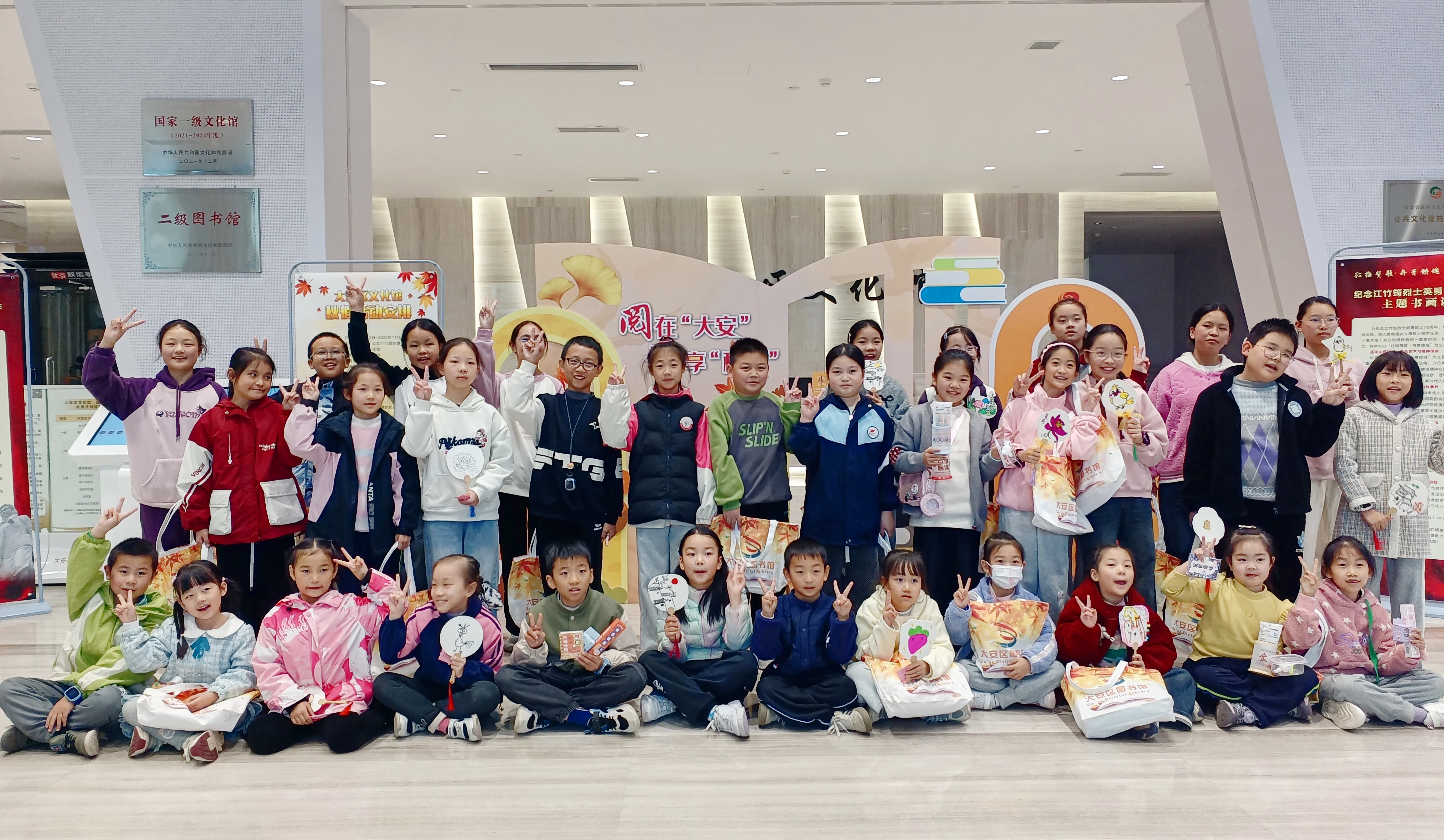 参加活动学生 记者 陈凡逸 摄.jpg